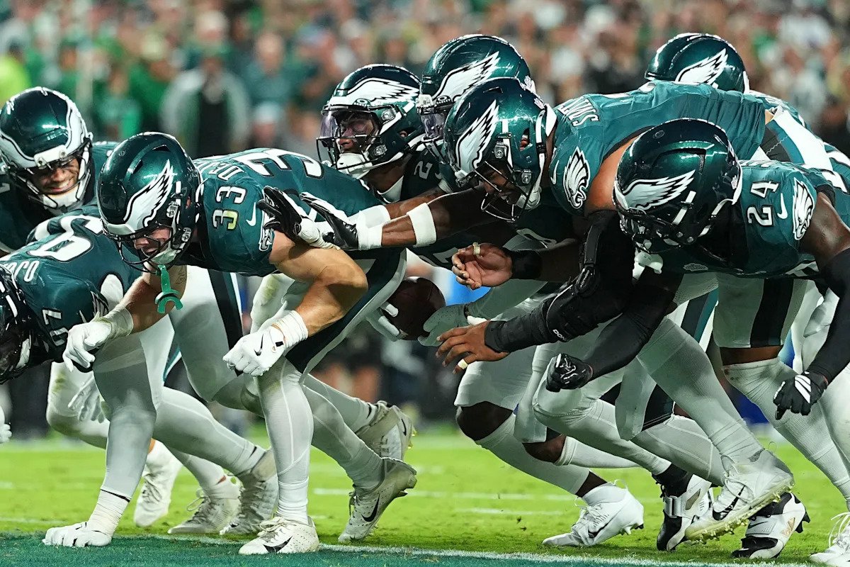 Eagles get away with ‘tush push’ penalty despite increased focus on play, score on next attempt