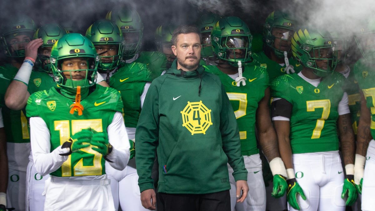Oregon’s Dan Lanning has poor take on Penn State whiteout