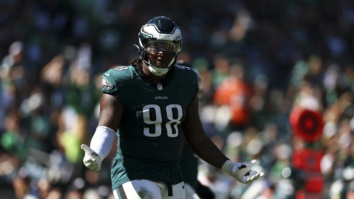 Eagles add Jalen Carter to injury report, list him as questionable for Thursday night