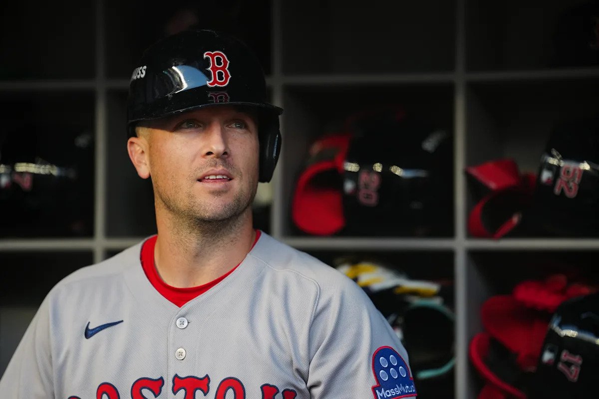 Alex Bregman to reportedly opt out of $120 million Red Sox contract following bounce-back year