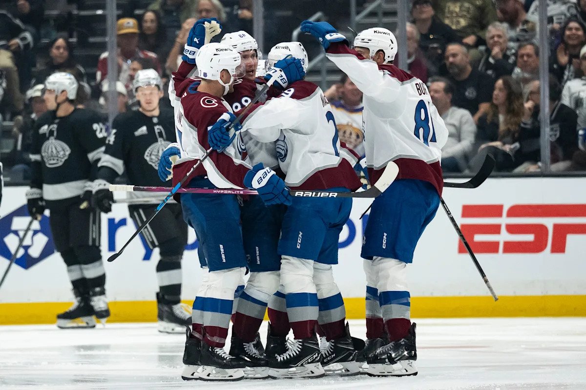 Martin Necas scores 2 goals, and the Avalanche rout the Kings 4-1 in a dominant season opener