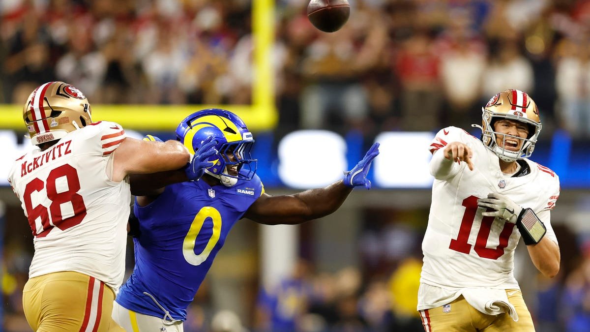 Former Vols total eight tackles for Rams against San Francisco