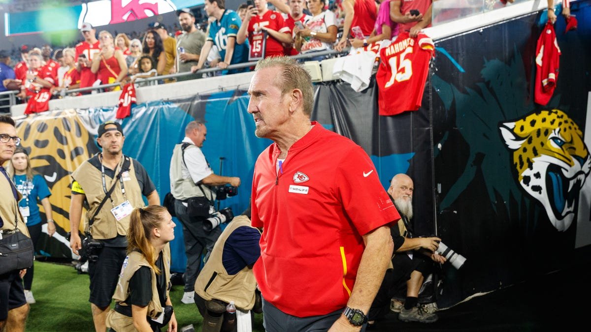 Chiefs DC Steve Spagnuolo gives his take on Trevor Lawrence’s TD run