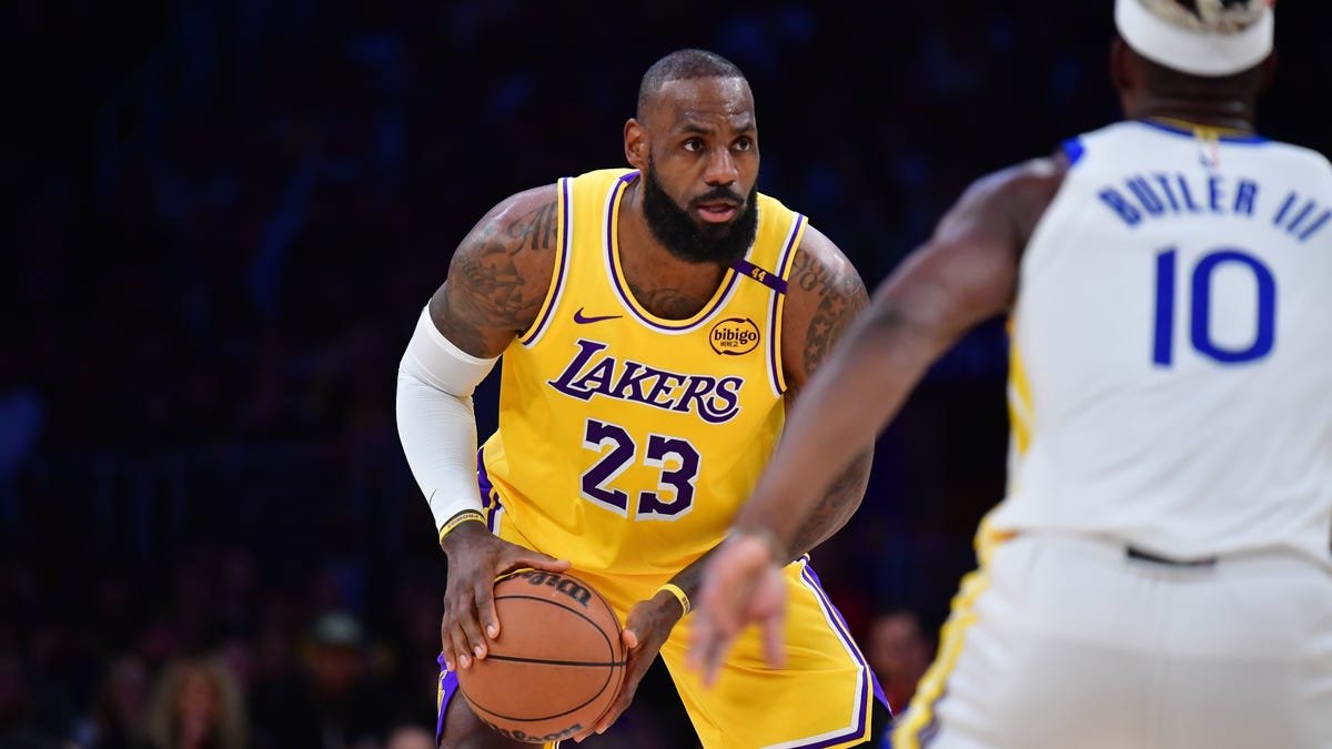 Lakers’ LeBron James set to miss season opener vs. Warriors