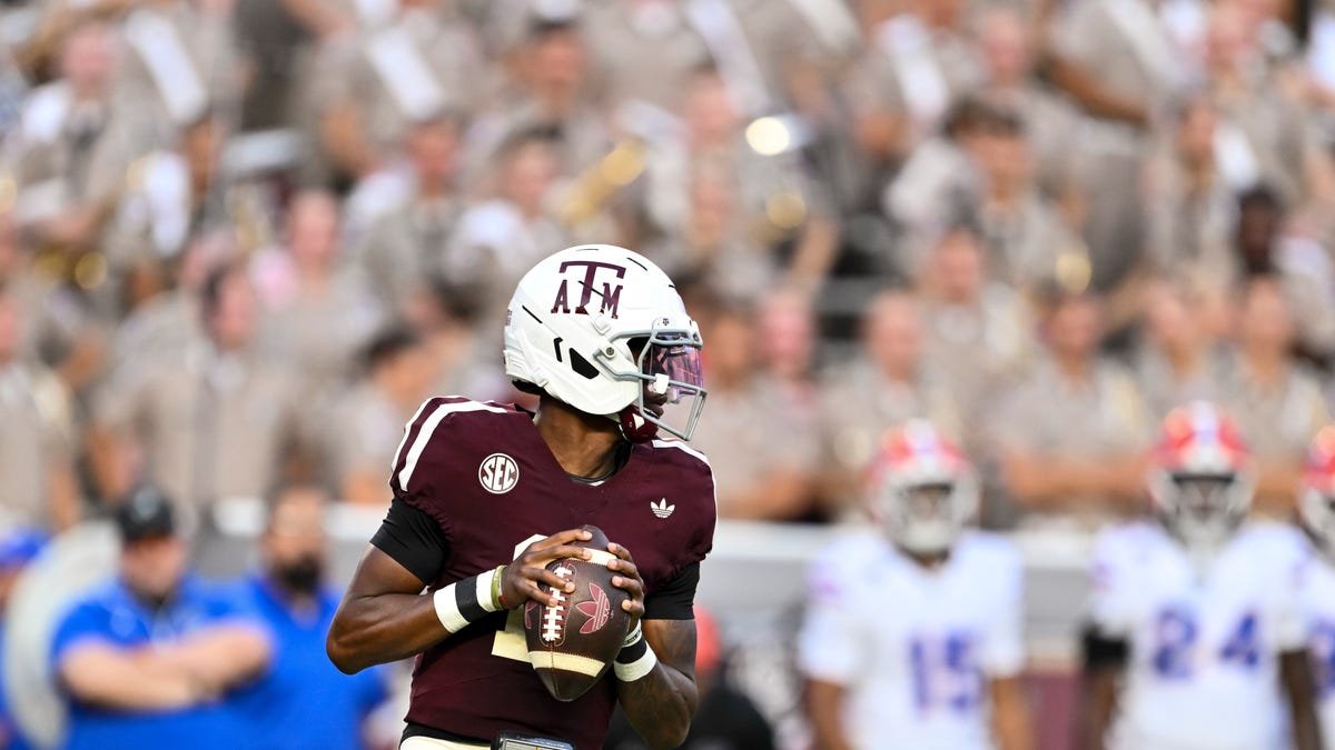 Texas A&M Football vs Arkansas winner predicted by USA TODAY Sports