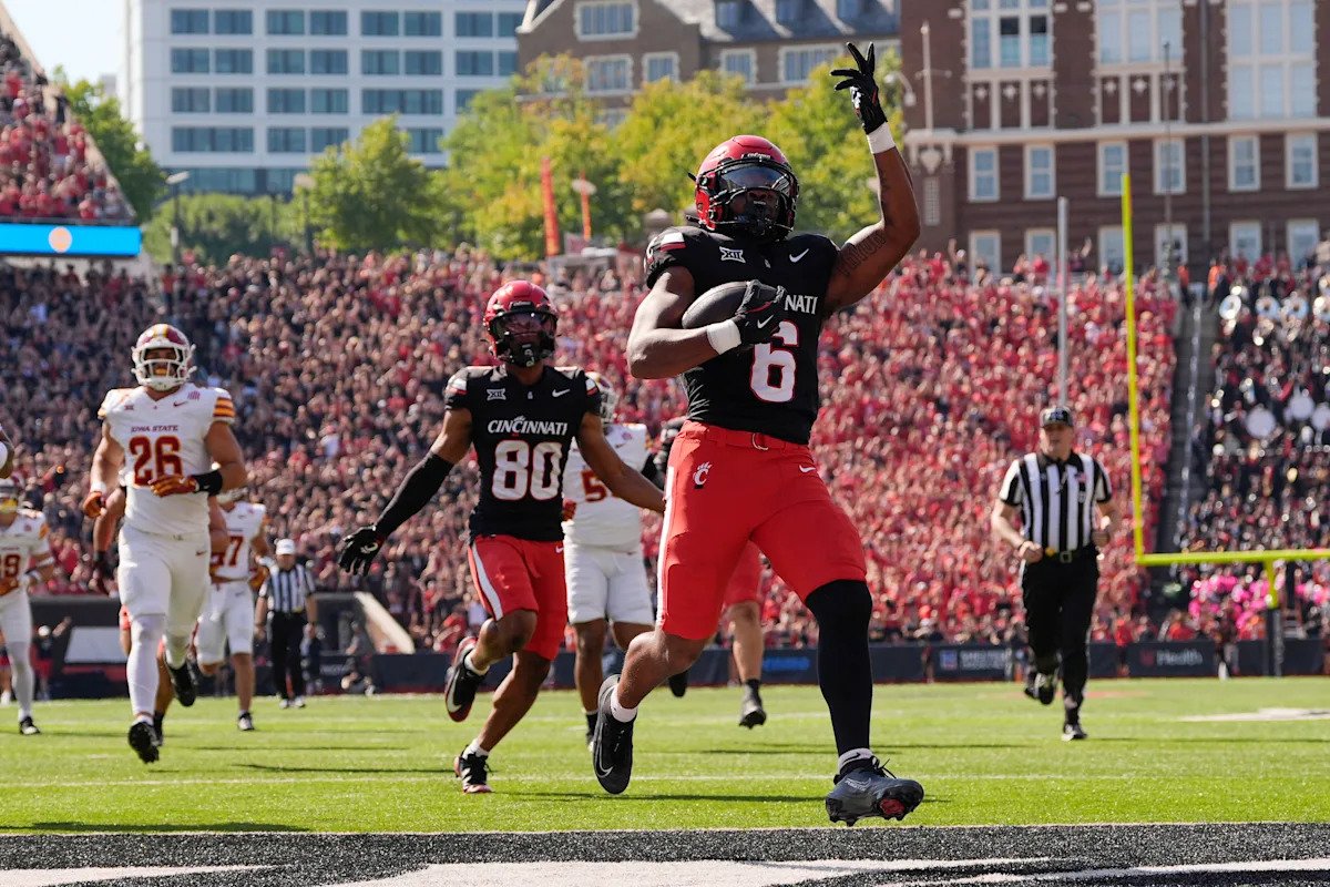 Cincinnati runs all over No. 14 Iowa State in first half, goes over the top to clinch upset in fourth quarter